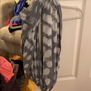 Lululemon circle scarf